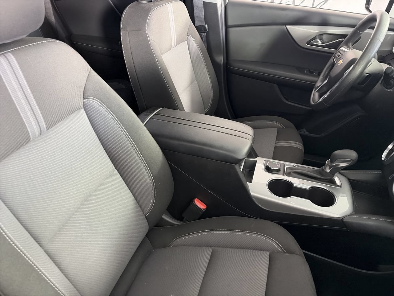 Used 2025 Chevrolet Blazer LT FWD image 24