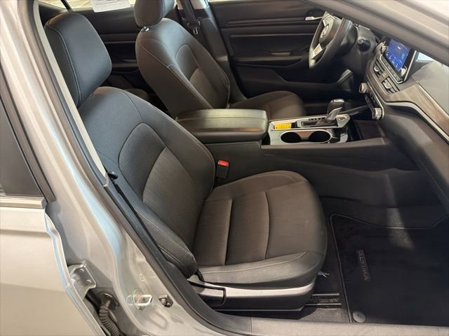 Used 2024 Nissan Altima 2.5 SV image 15