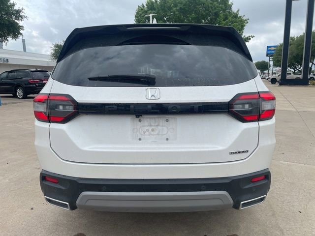 Used 2025 Honda Pilot Touring image 6