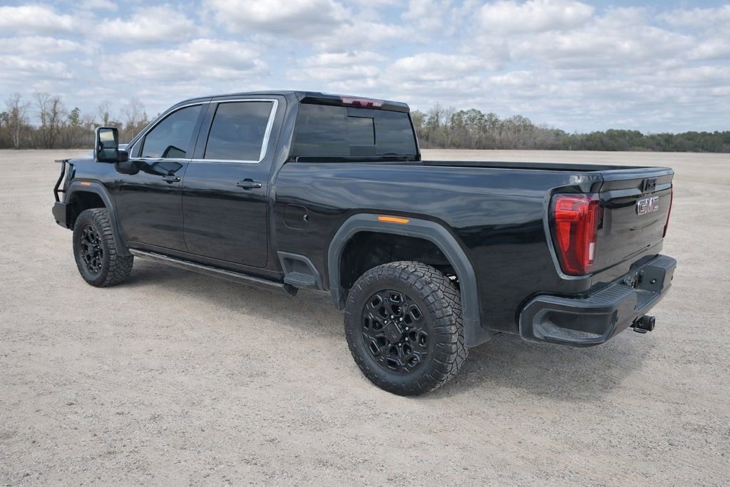Used 2021 GMC Sierra 2500 Denali w/ Denali Black Diamond Edition image 2