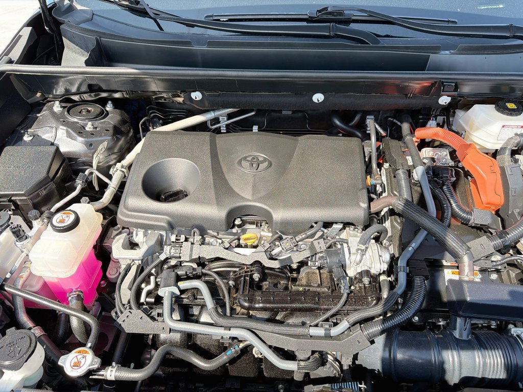 Used 2023 Toyota RAV4 XLE AWD/4WD image 35