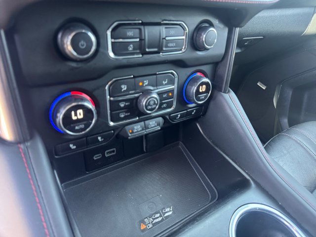 Used 2024 Chevrolet Tahoe RST w/ Luxury Package AWD/4WD image 15