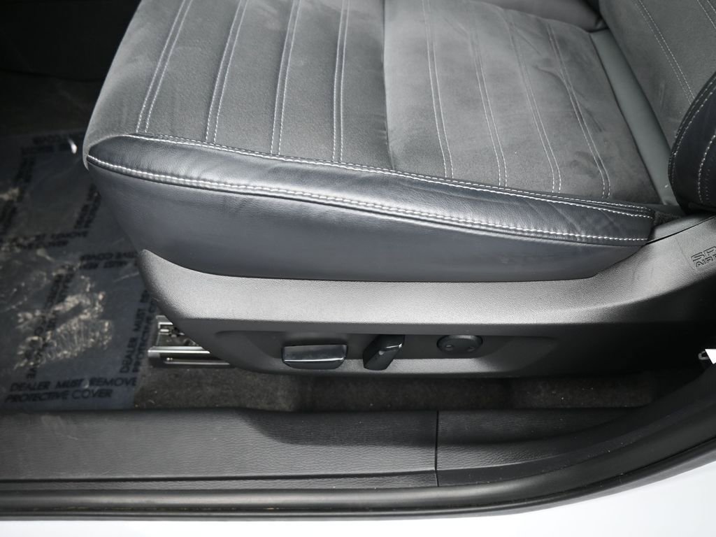 Used 2023 Mitsubishi Outlander SE image 15