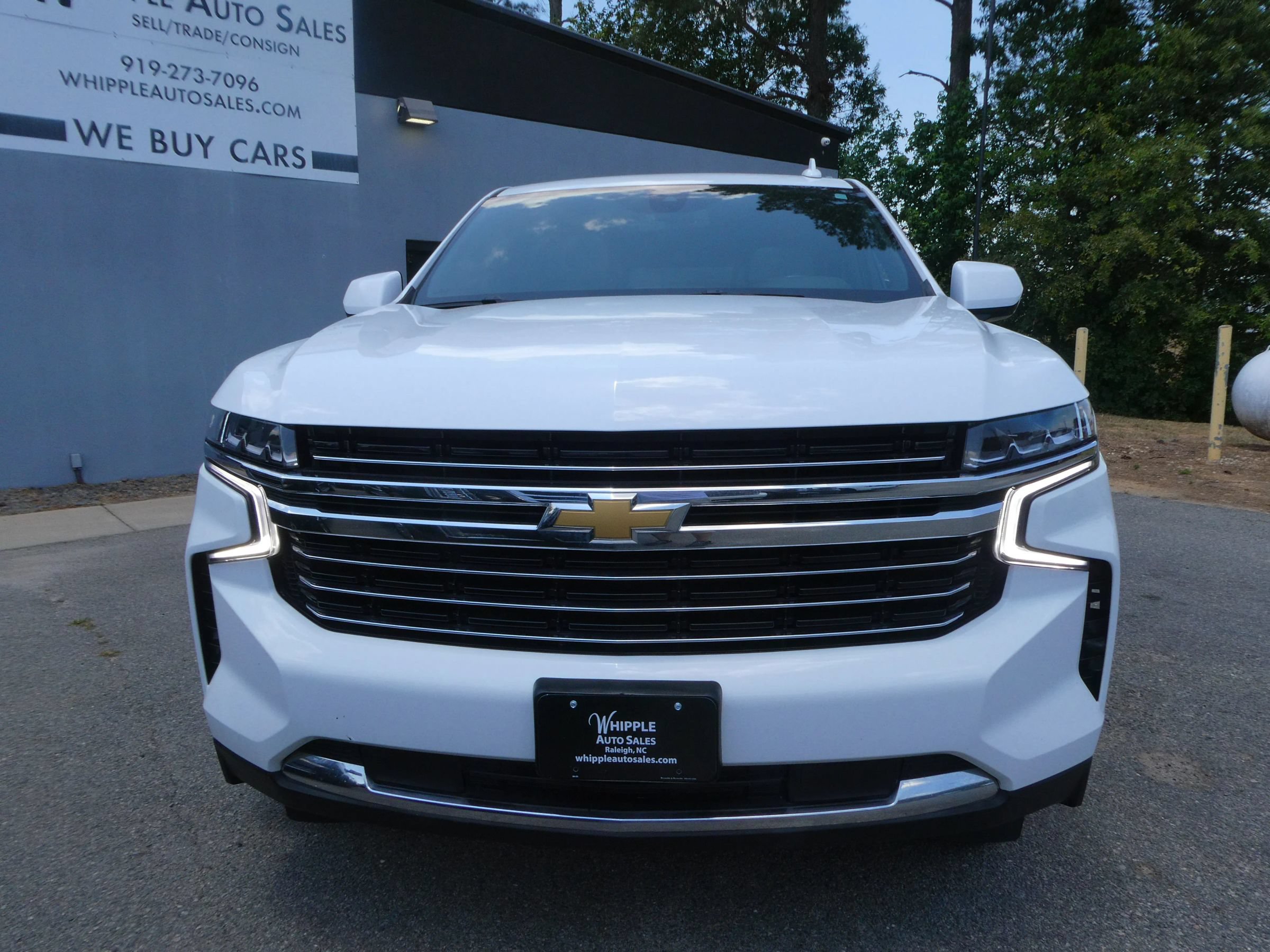 Used 2021 Chevrolet Suburban LT w/ Rear Media and Nav Package AWD/4WD image 2
