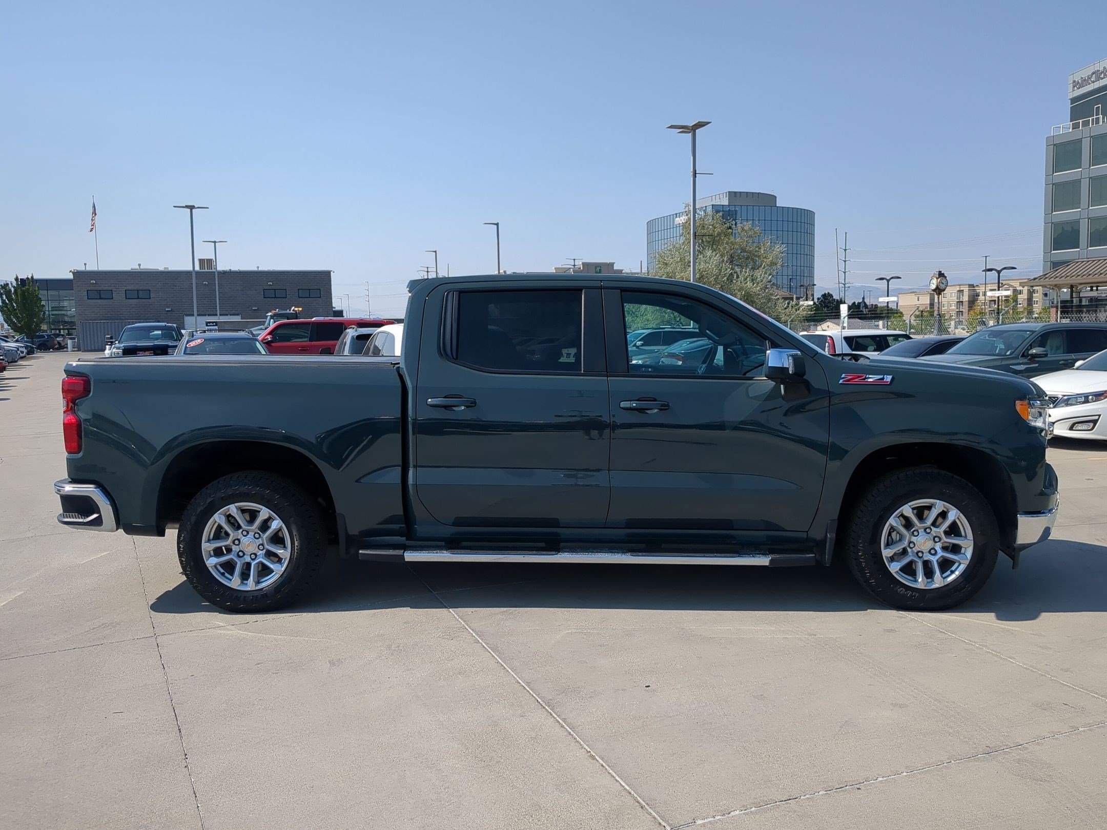 Used 2025 Chevrolet Silverado 1500 LT AWD/4WD image 7