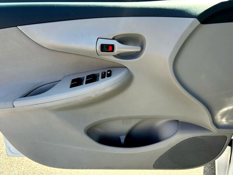 Used 2013 Toyota Corolla S Special Edition image 7