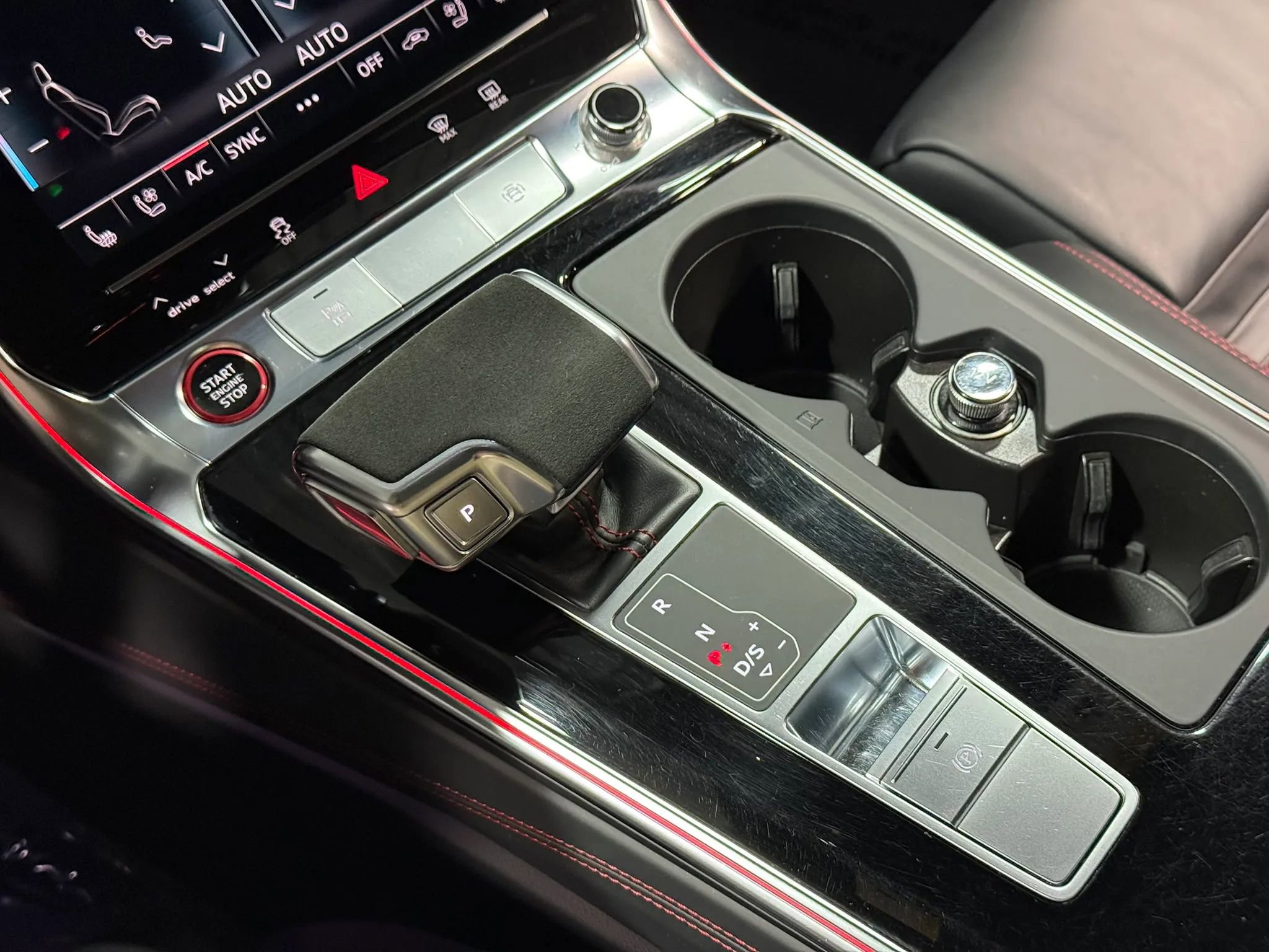 Used 2021 Audi RS 6 w/ Carbon Optic Package image 38