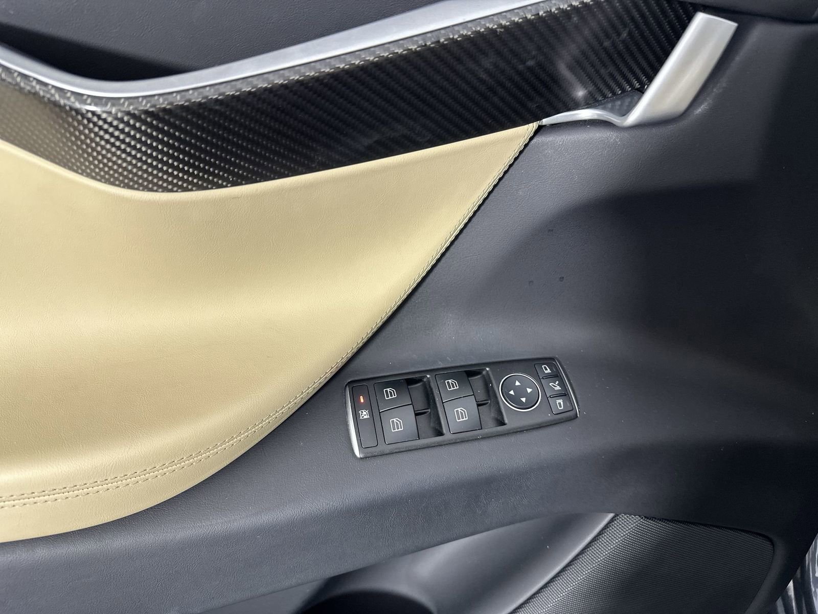 Used 2017 Tesla Model X 75D image 11