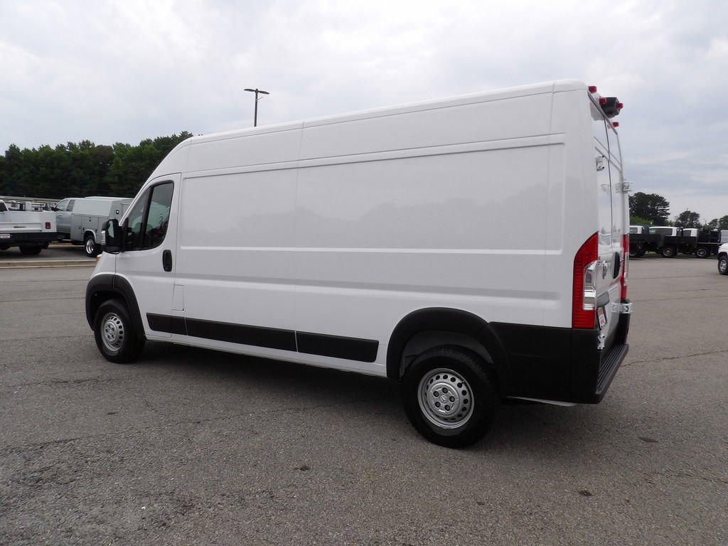 Used 2024 RAM ProMaster 2500 w/ Convenience Group FWD image 4