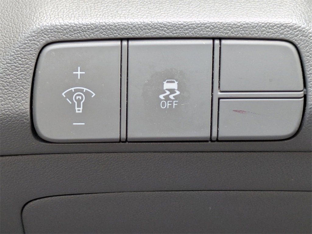 Used 2024 Hyundai Elantra SEL image 26