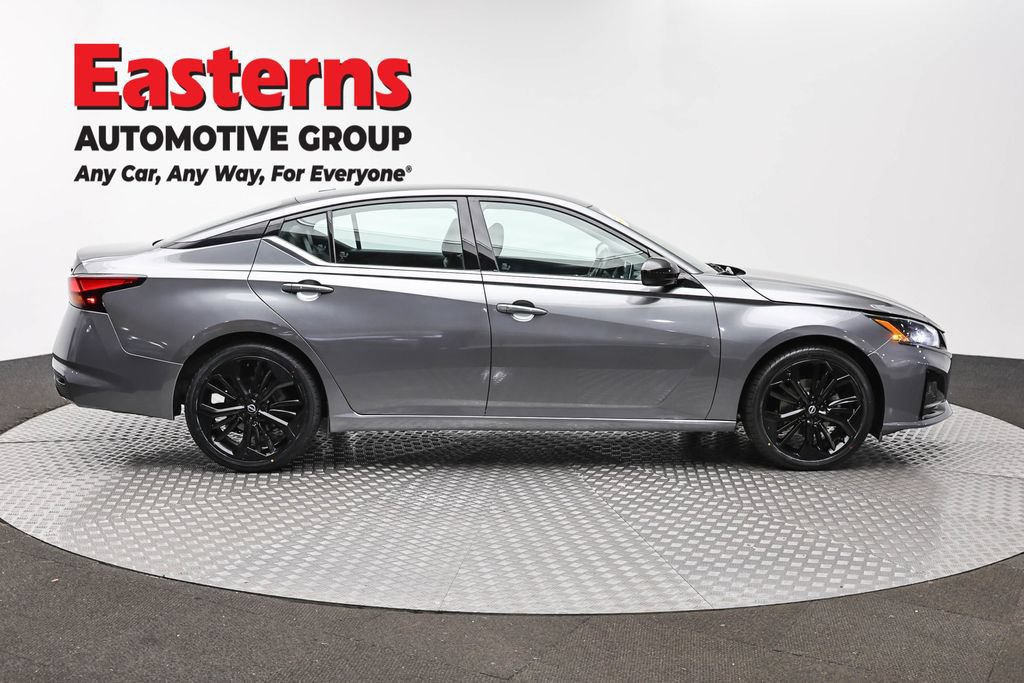 Used 2023 Nissan Altima 2.5 SR FWD image 4