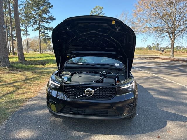 New 2026 Volvo XC40 B5 Plus w/ Protection Package Premier AWD/4WD image 21