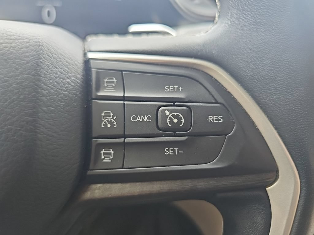 Used 2021 Jeep Grand Cherokee L Limited RWD image 32