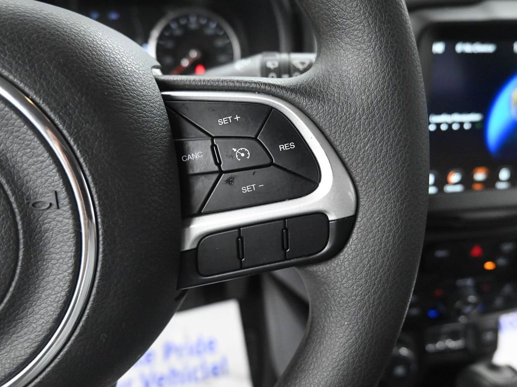 Used 2023 Jeep Renegade Latitude image 31