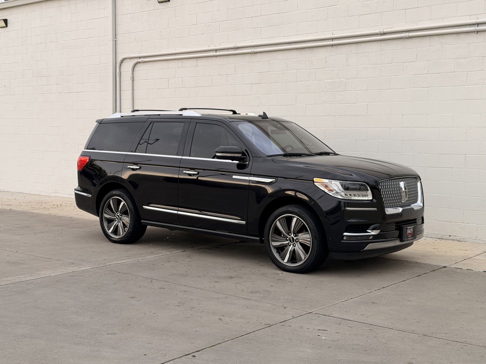 Used 2019 Lincoln Navigator Reserve image 2