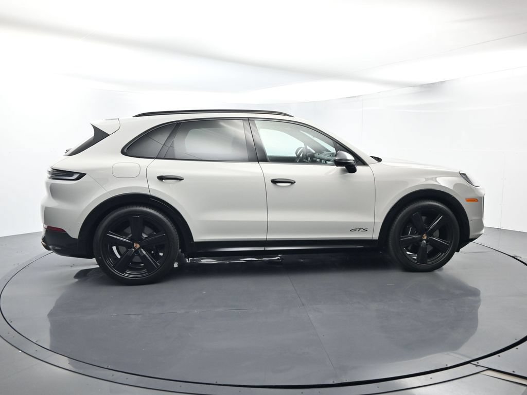 Certified 2026 Porsche Cayenne GTS AWD/4WD image 16