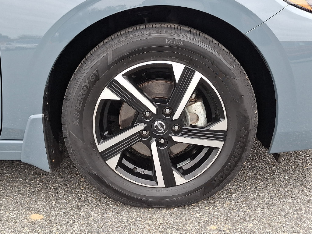 Used 2025 Nissan Sentra SV w/ All-Weather Package FWD image 8