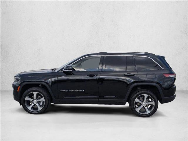 Certified 2023 Jeep Grand Cherokee Limited w/ Luxury Tech Group II image 9