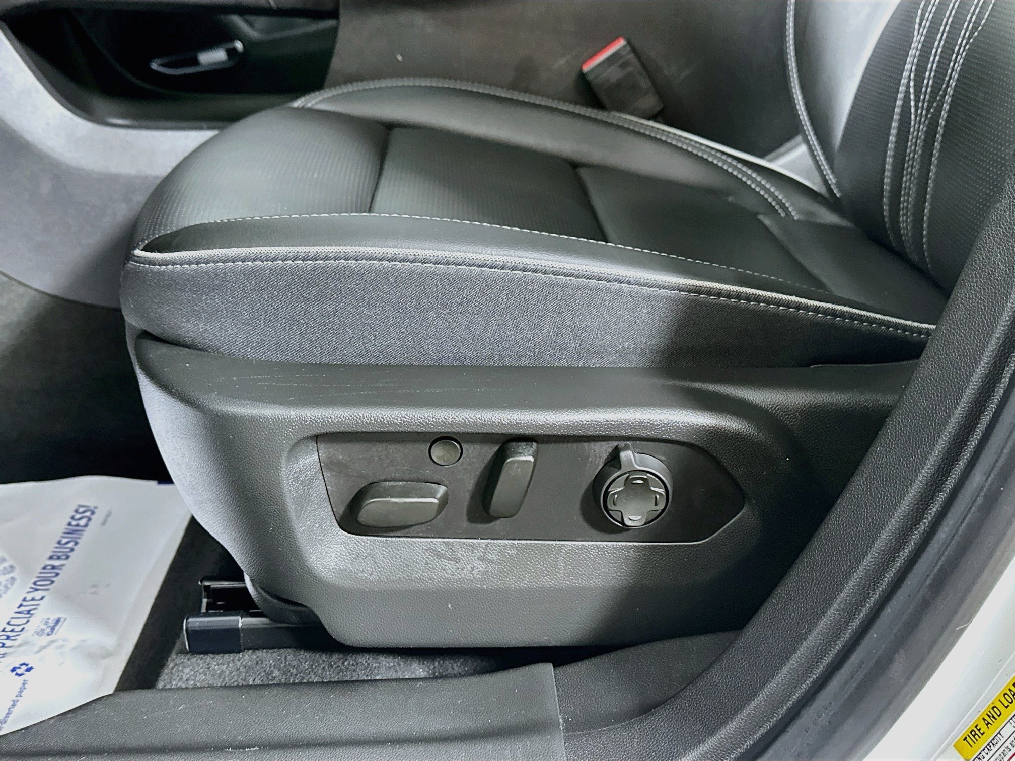 Used 2025 Buick Envision Avenir AWD/4WD image 20