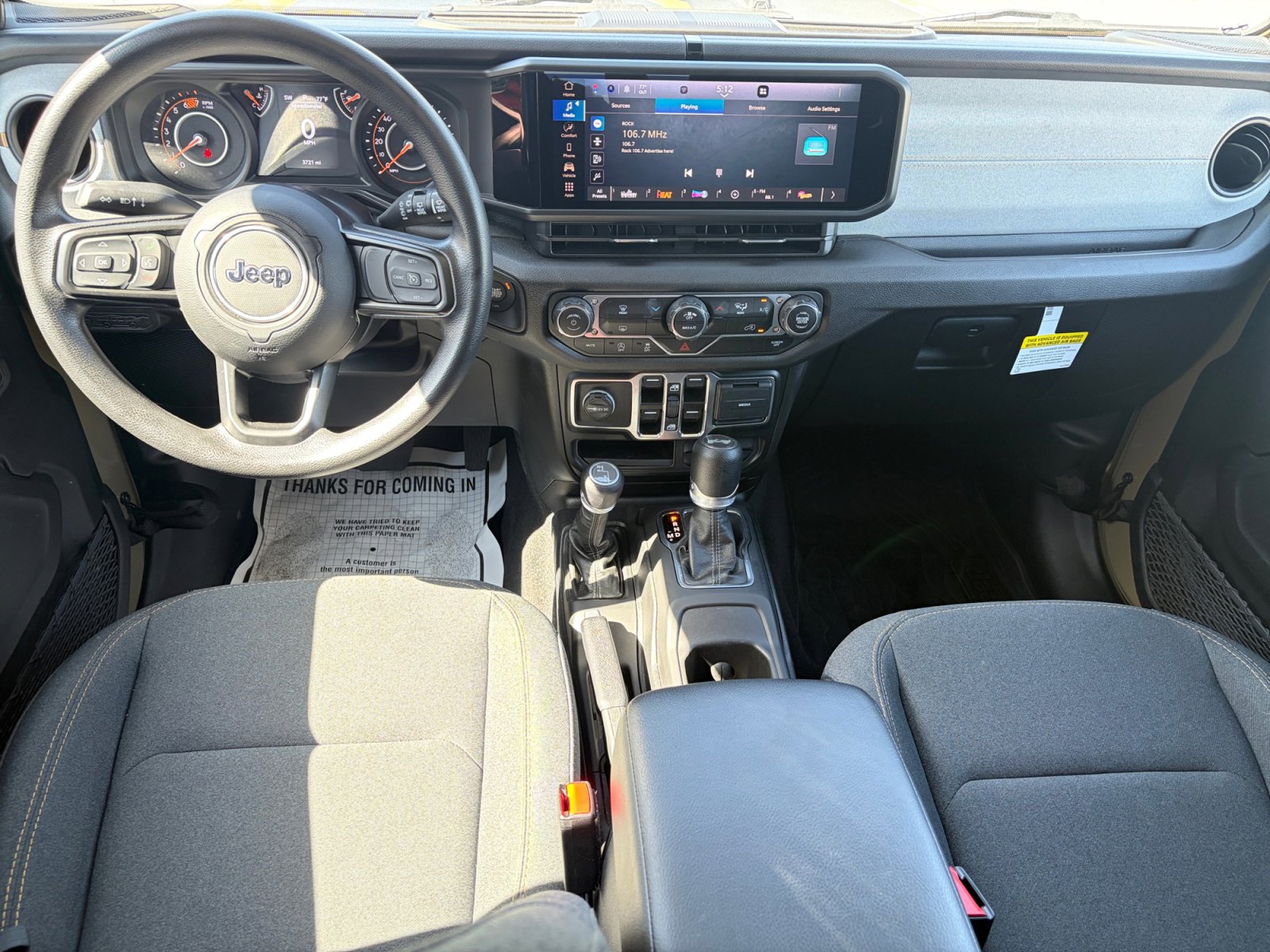Used 2025 Jeep Wrangler Sport AWD/4WD image 16