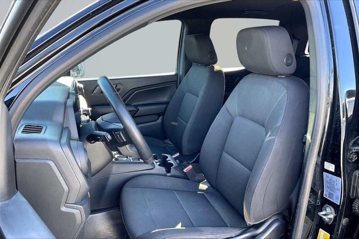 Used 2023 Chevrolet Colorado W/T RWD image 26