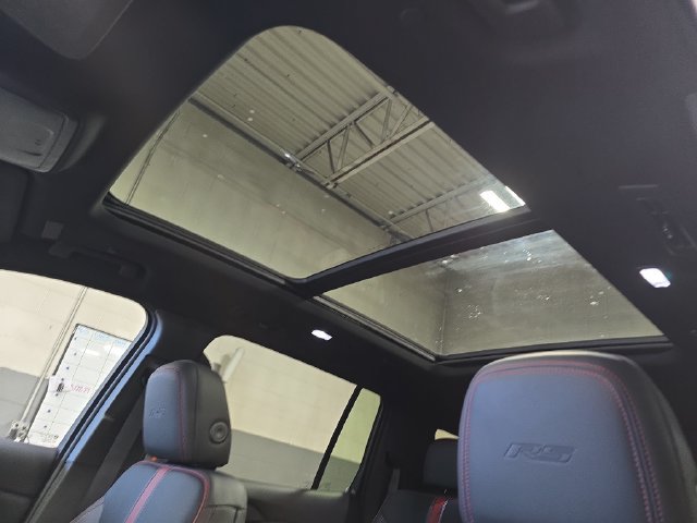New 2027 Chevrolet Traverse RS w/ LPO, Floor Liner Package AWD/4WD image 32