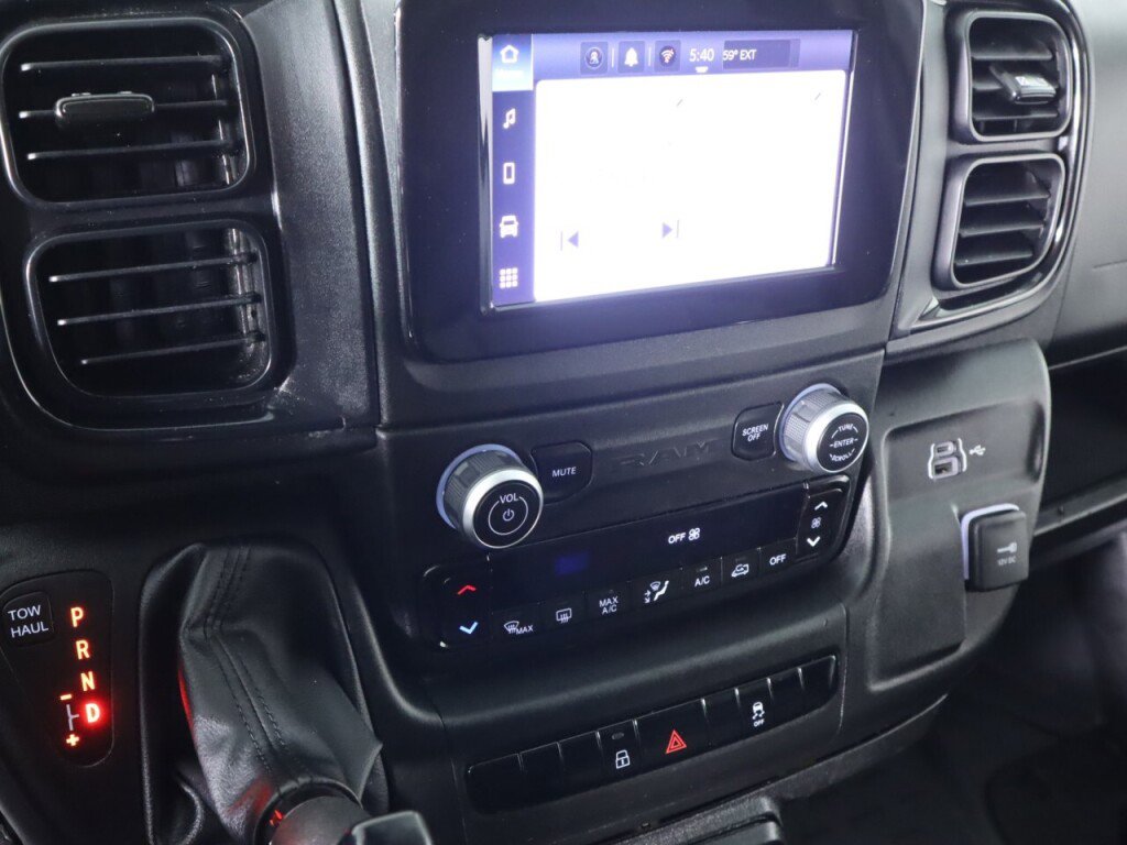 Used 2024 RAM ProMaster 2500 w/ Convenience Group FWD image 16