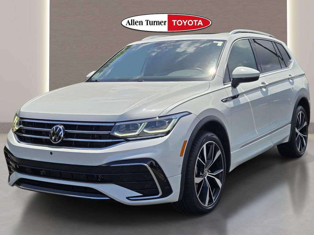 Used 2024 Volkswagen Tiguan SEL R-Line AWD/4WD image 3