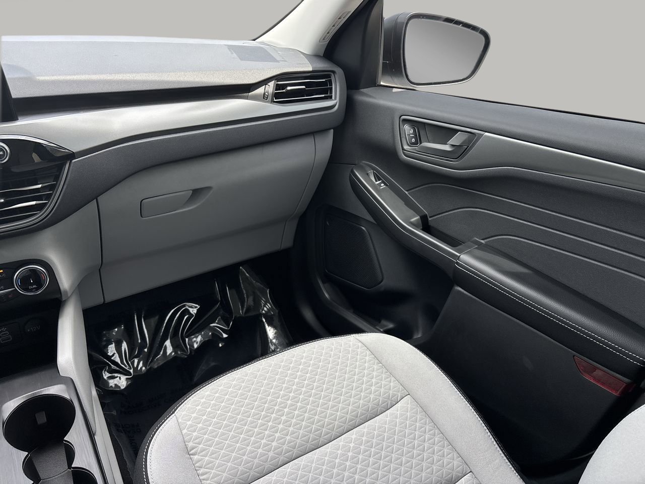 Used 2025 Ford Escape Active w/ Cold Weather Package FWD image 10