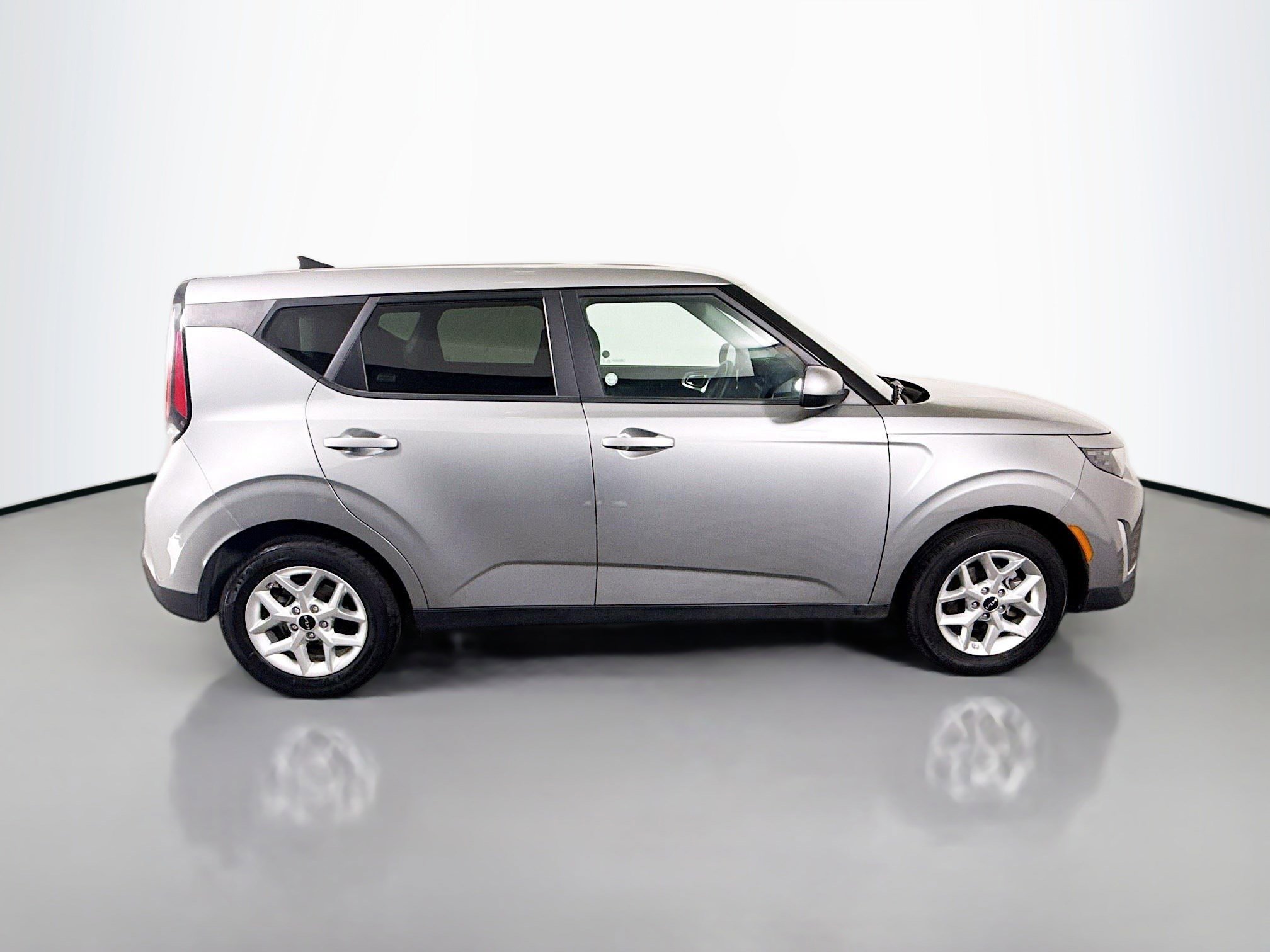 Used 2024 Kia Soul LX w/ Option Group 015 image 11
