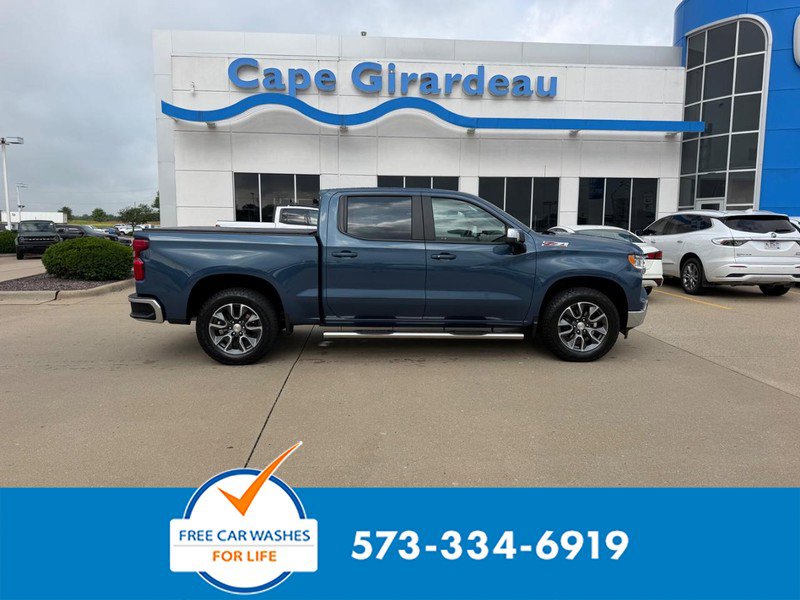 Used 2024 Chevrolet Silverado 1500 LT AWD/4WD image 1