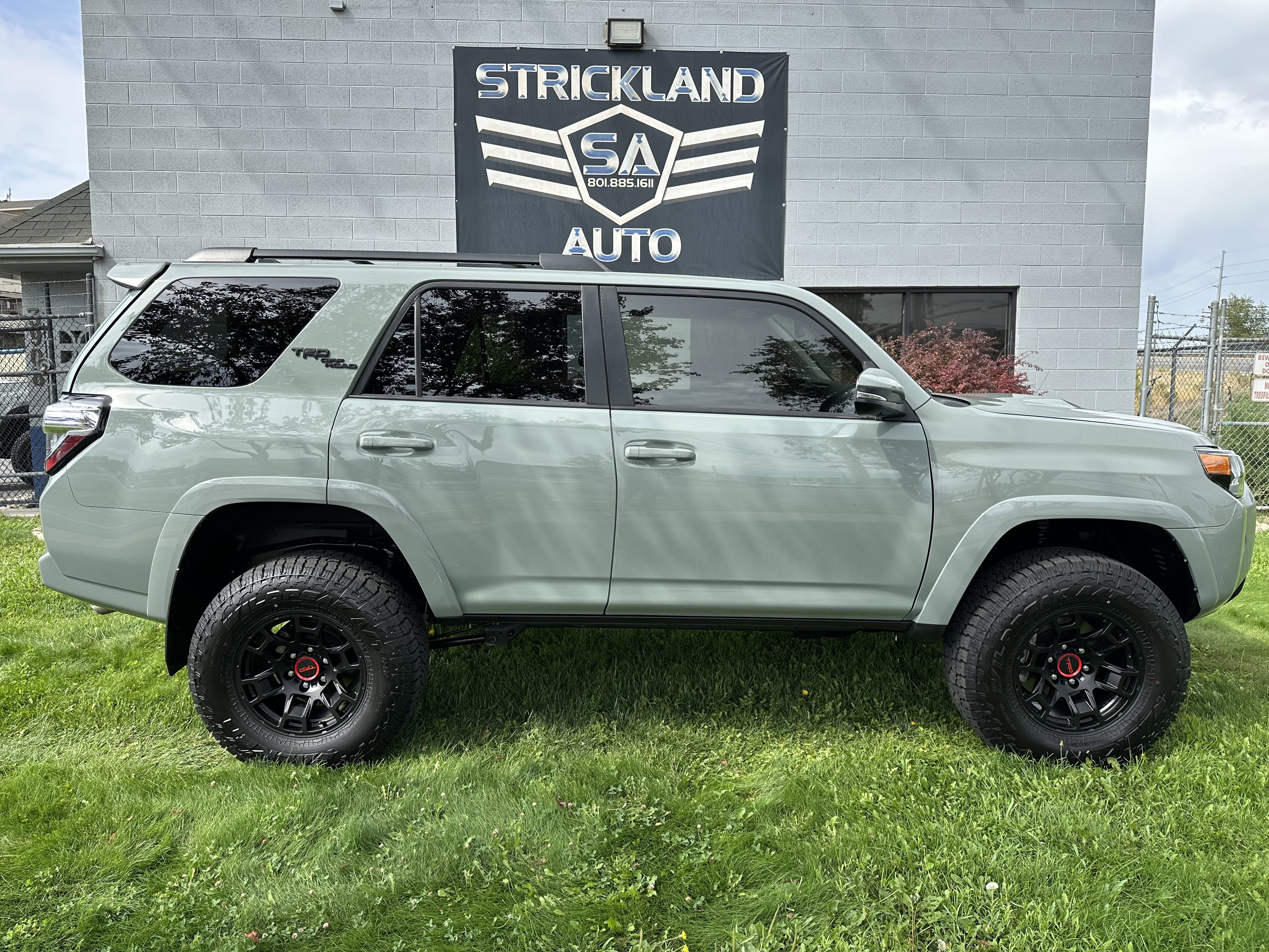 Used 2023 Toyota 4Runner TRD Off-Road Premium image 5