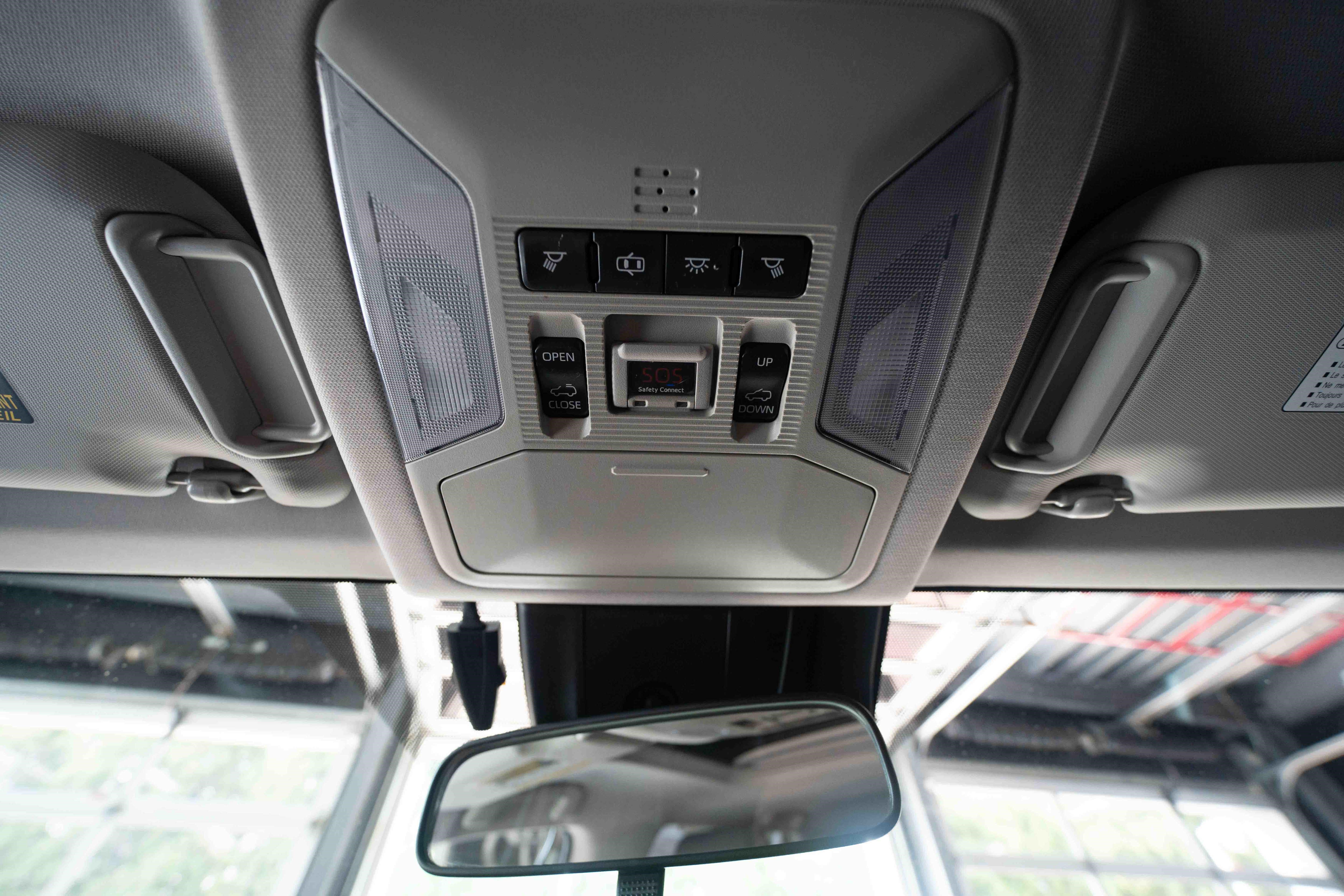 Used 2019 Toyota RAV4 XLE w/ Convenience Package AWD/4WD image 18
