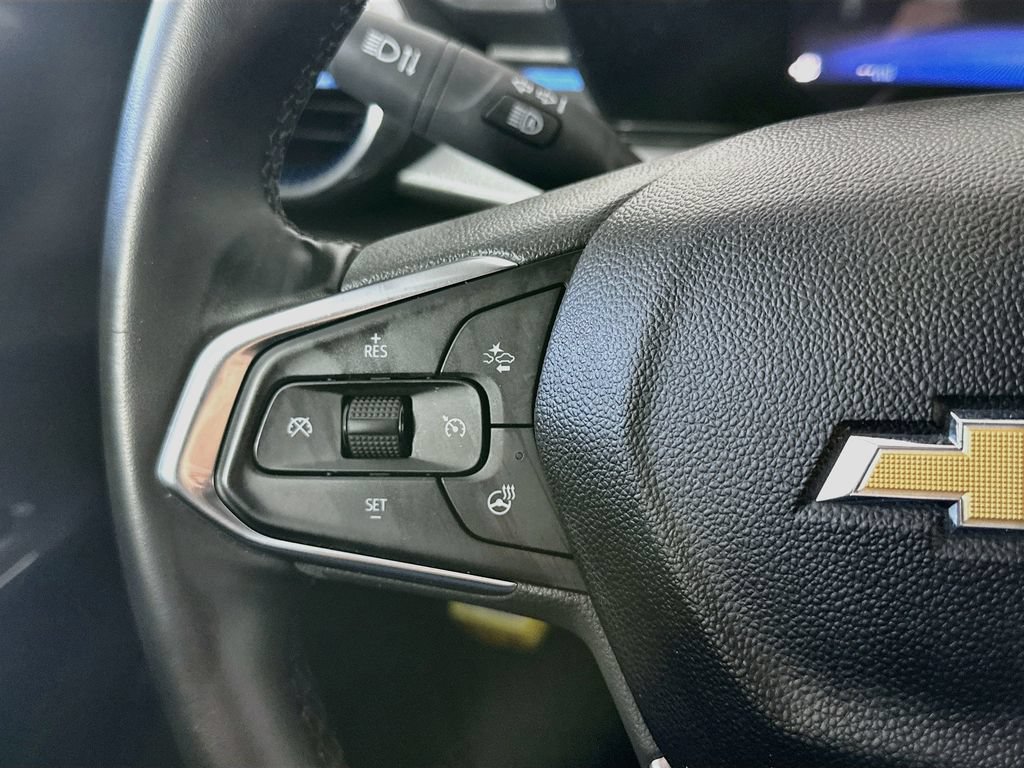 Used 2025 Chevrolet Trax LT w/ LT Convenience Package FWD image 25