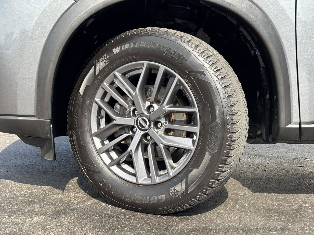 Used 2024 Nissan Rogue S AWD/4WD image 47