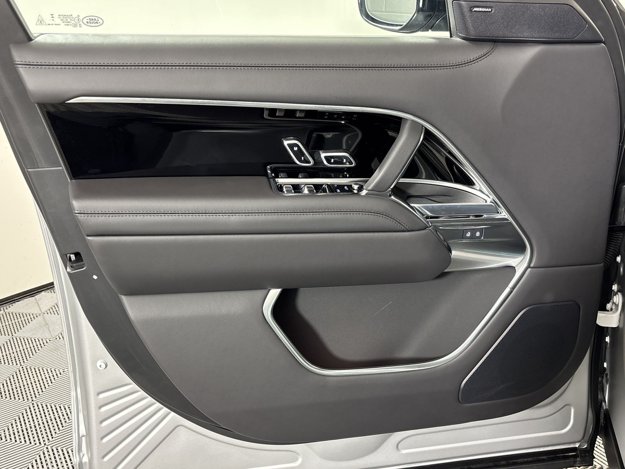 New 2026 Land Rover Range Rover SE AWD/4WD image 26