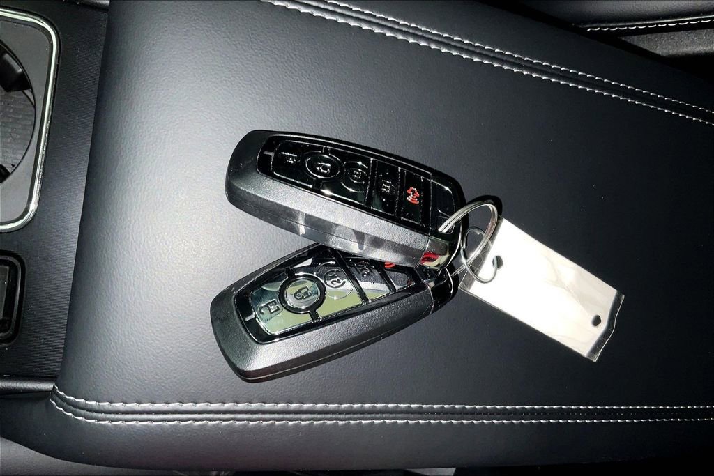 Used 2026 Lincoln Corsair Premiere image 14