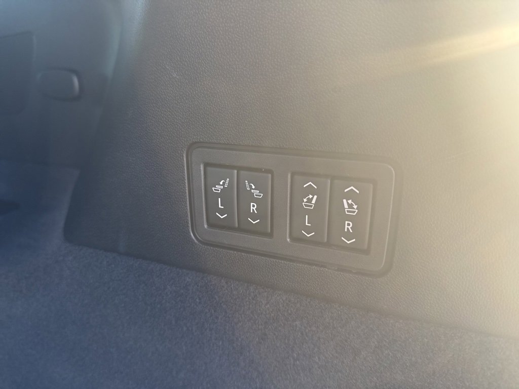 Certified 2024 Cadillac XT6 Sport w/ Platinum Package image 12