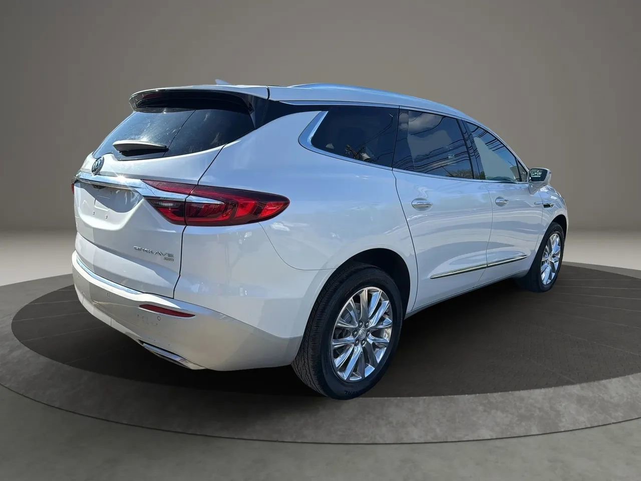 Used 2019 Buick Enclave Essence image 5