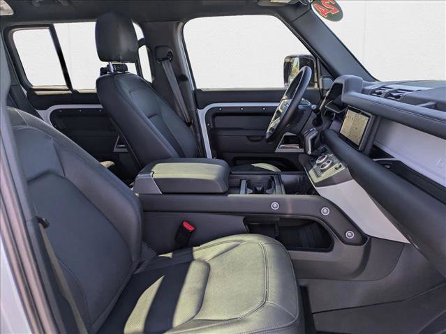 Used 2024 Land Rover Defender 110 S image 21