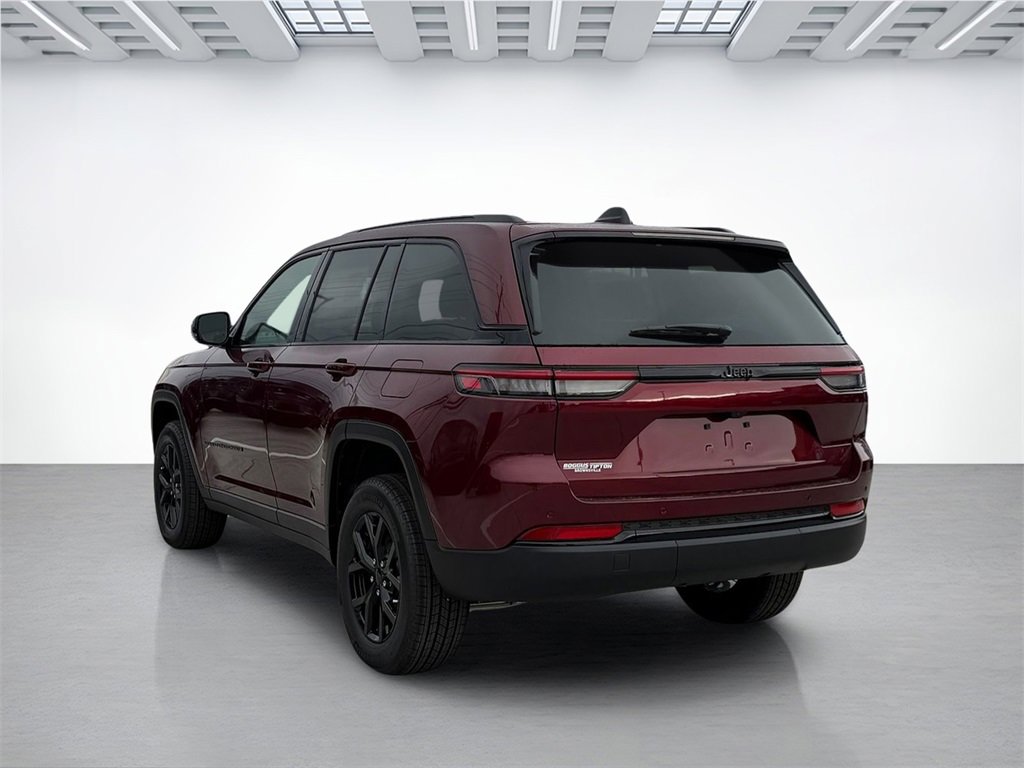 New 2025 Jeep Grand Cherokee Altitude image 5