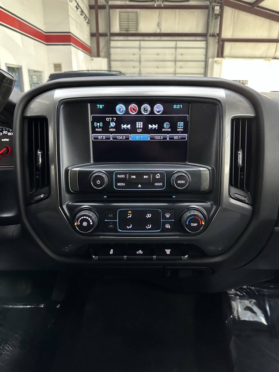 Used 2018 Chevrolet Silverado 3500 LT AWD/4WD image 25
