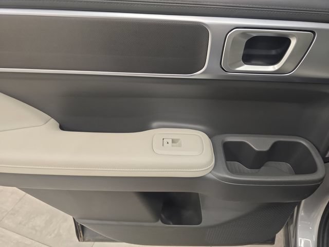 Used 2025 Hyundai Santa Fe SEL FWD image 19