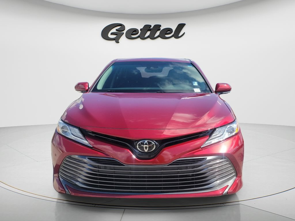 Used 2018 Toyota Camry XLE FWD video 2