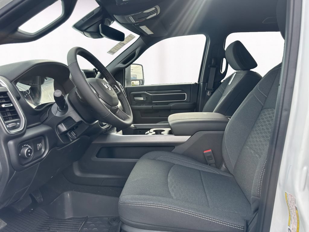 New 2025 RAM 2500 Big Horn AWD/4WD image 9