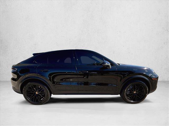 Used 2024 Porsche Cayenne Coupe AWD/4WD image 5