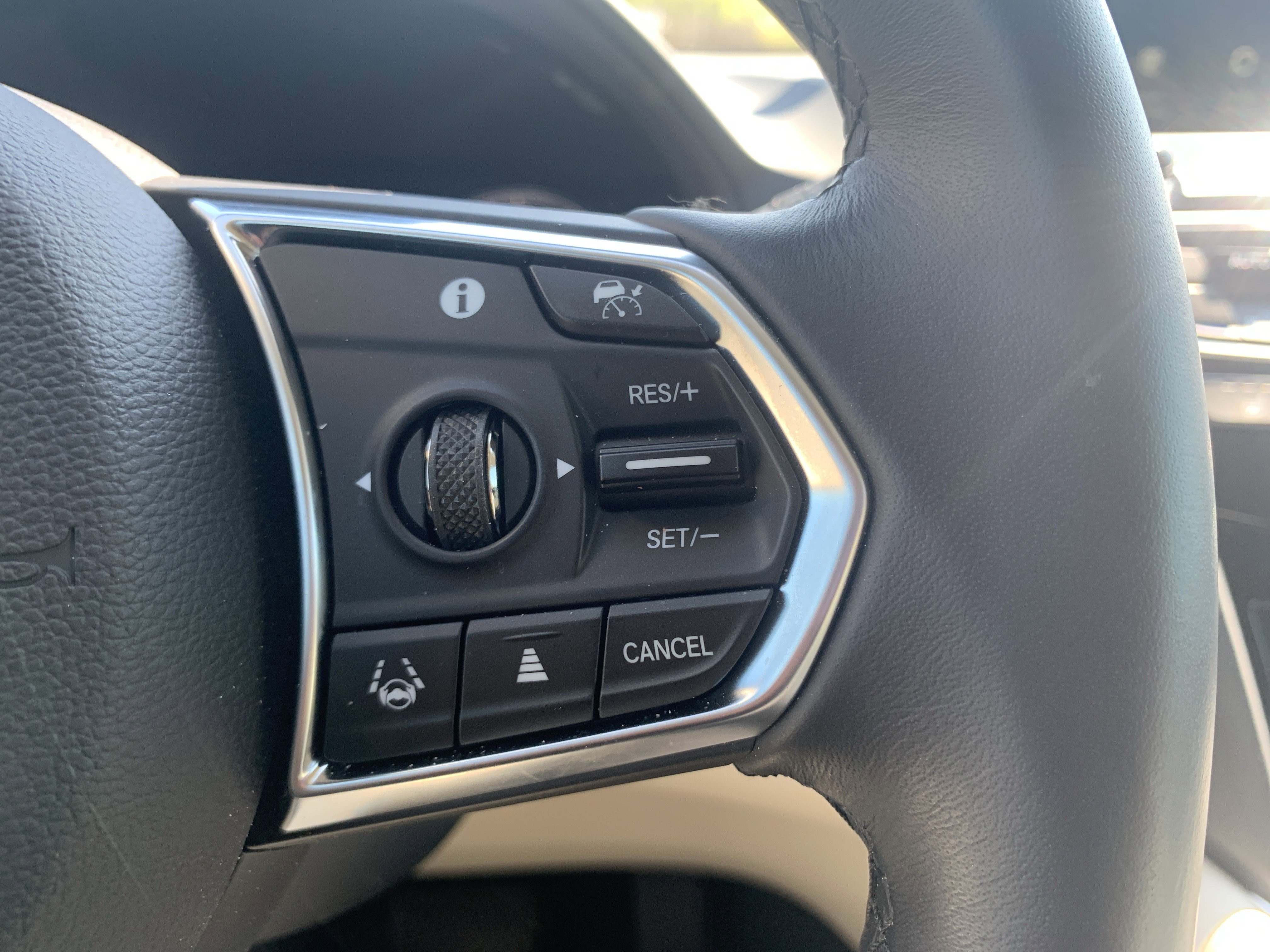 Used 2025 Acura RDX SH-AWD w/ Technology Package image 20