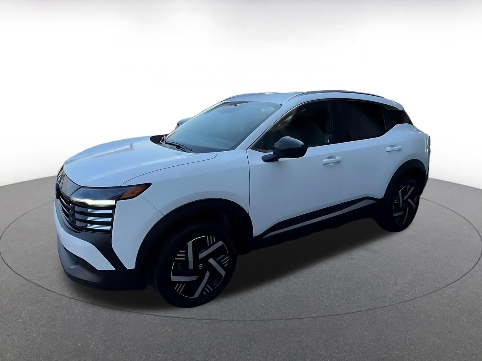 Used 2026 Nissan Kicks SV w/ Cold Weather Package FWD image 7