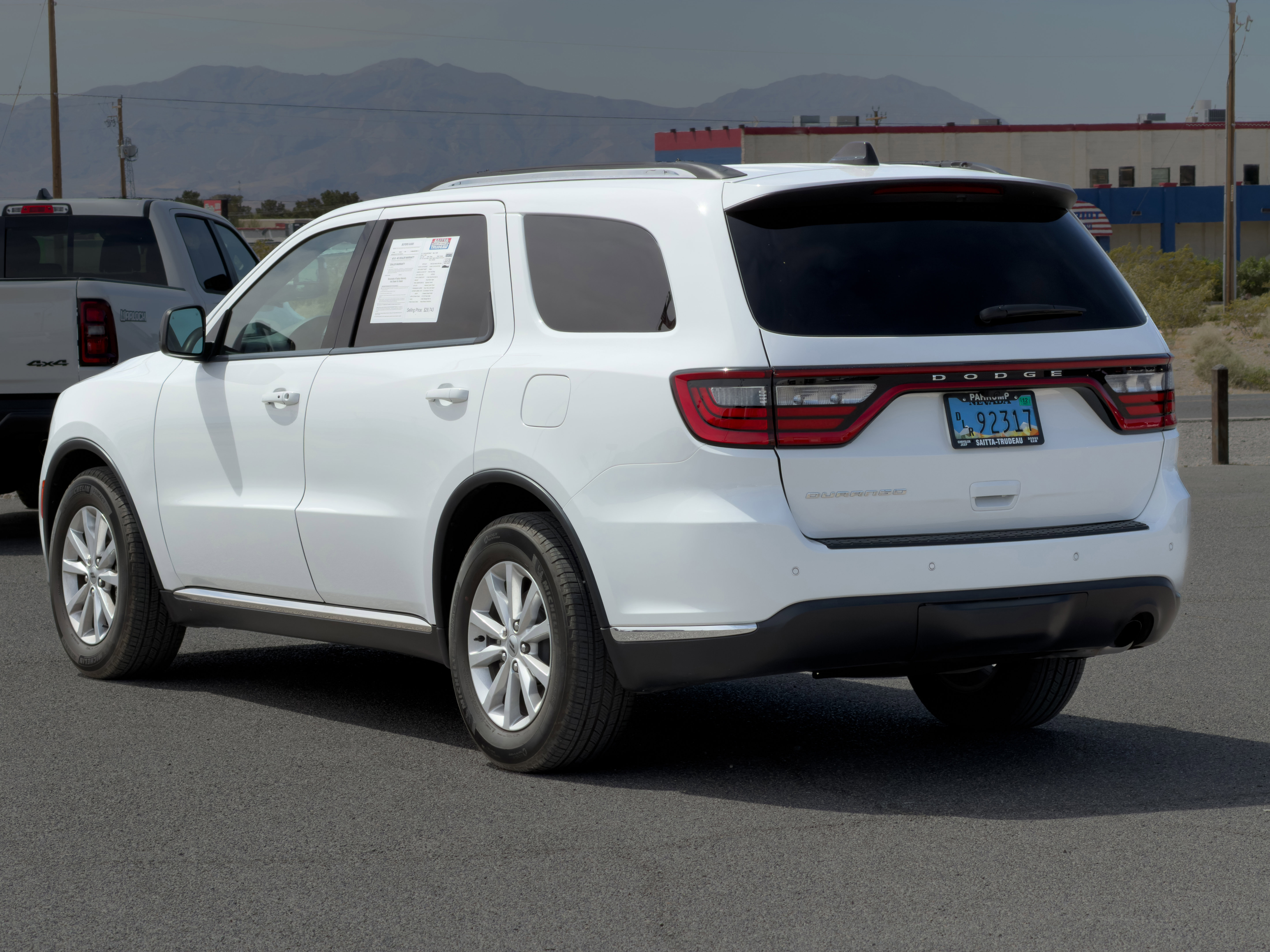 Used 2023 Dodge Durango SXT Launch Edition RWD image 3