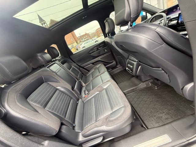 Used 2025 Lincoln Nautilus Reserve w/ Jet Appearance Package image 18